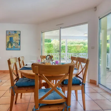 Сasa de vacaciones Eden Parc By Interhome *