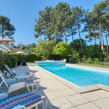 Сasa de vacaciones Eden Parc By Interhome